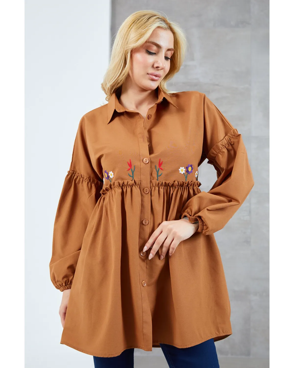 Çiçek Nakışlı Gömlek 1 Çiçek Nakışlı Gömlek