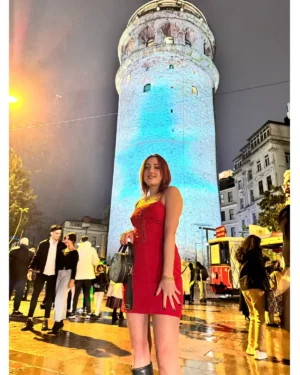 Kırmızı önden bağcıklı mini elbise