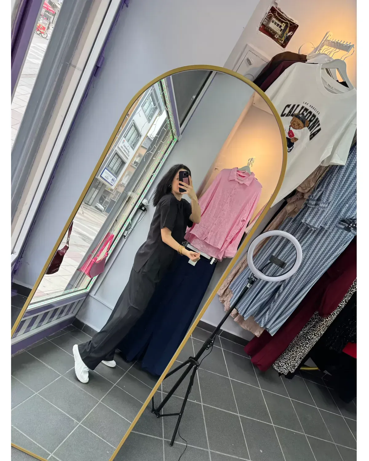 Yanları yırtmaçlı uzun tişört 2 Yanları yırtmaçlı uzun tişört - Görsel 2