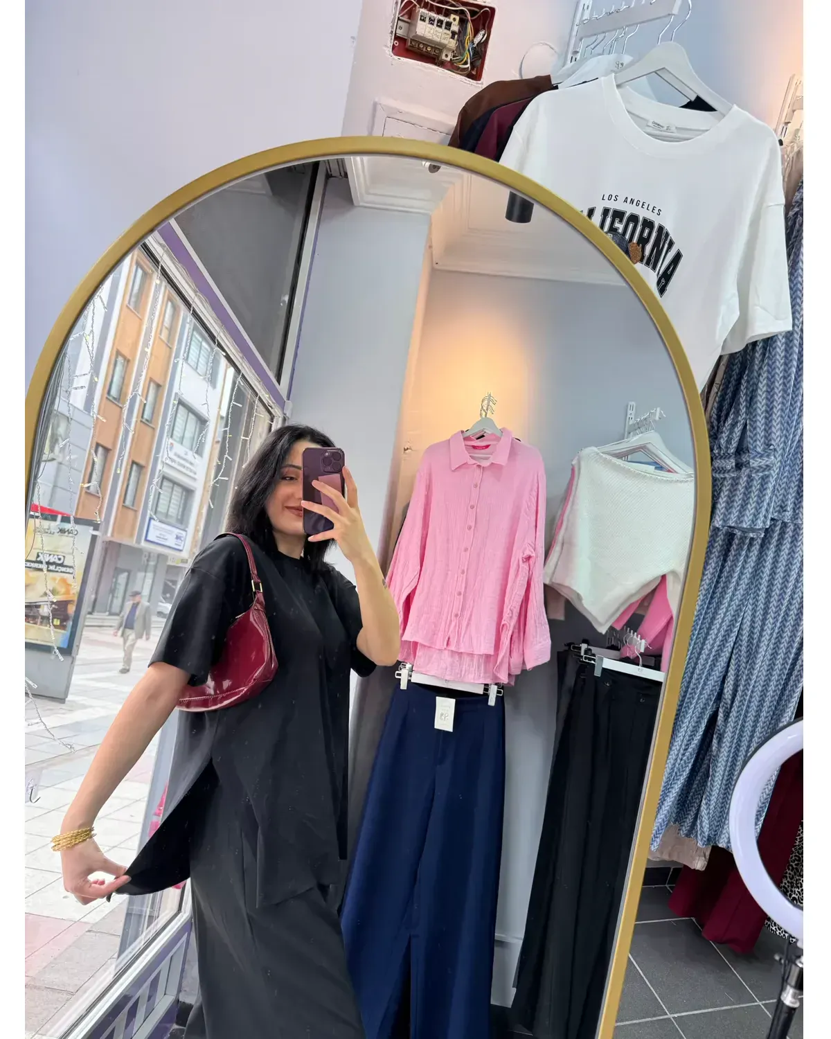 Yanları yırtmaçlı uzun tişört 3 Yanları yırtmaçlı uzun tişört - Görsel 3