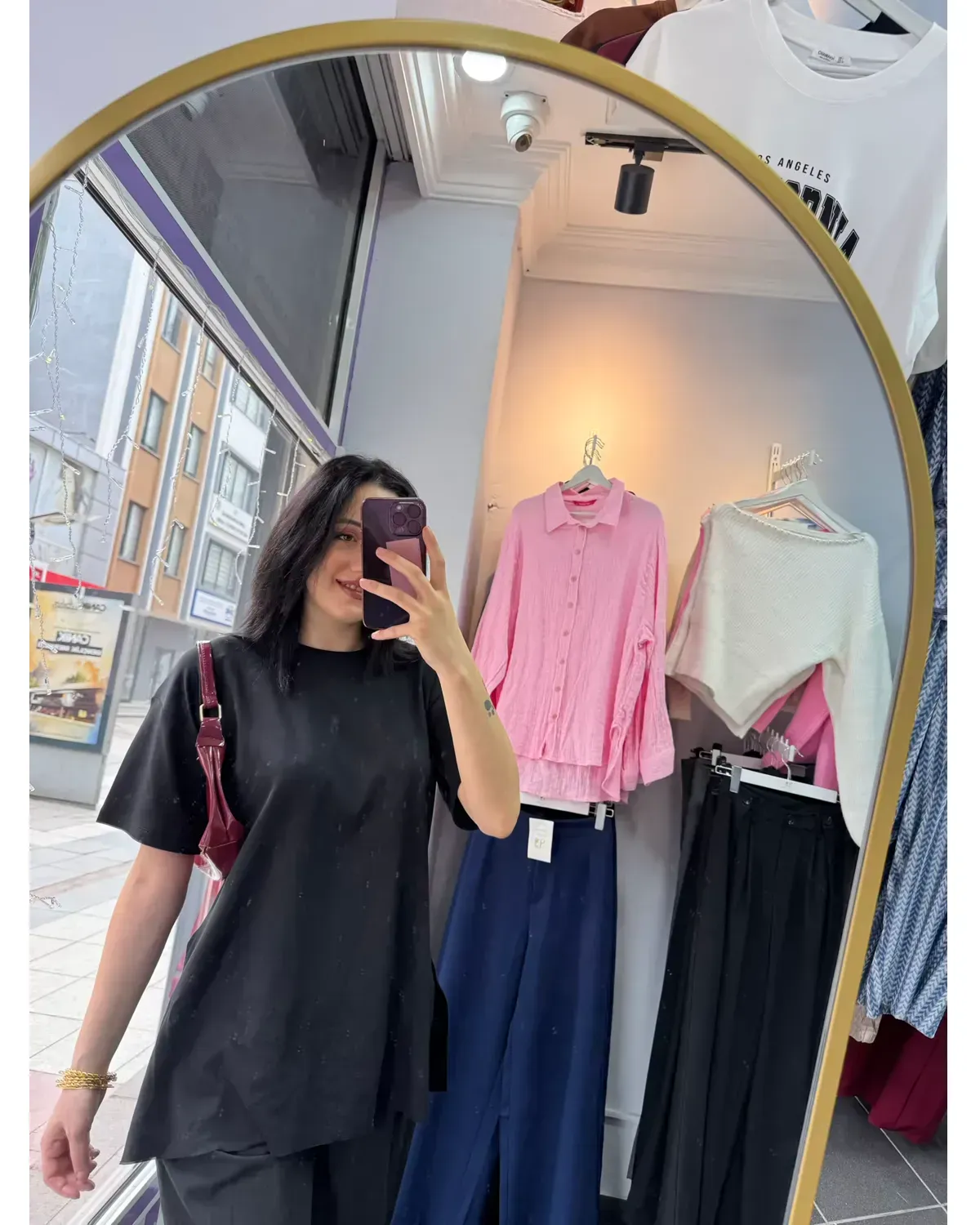 Yanları yırtmaçlı uzun tişört 1 Yanları yırtmaçlı uzun tişört